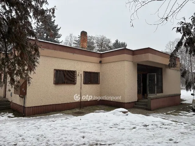 Eladó kereskedelmi és ipari ingatlan Mohács 276 nm