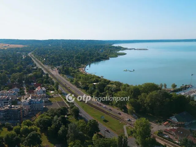 Eladó lakás Balatonkenese 63 nm