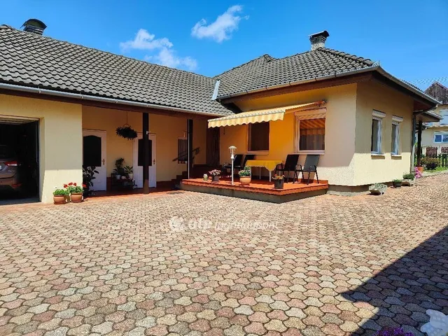 Eladó ház Siklós, Máriagyűd 114 nm