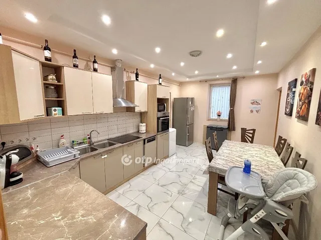 Eladó lakás Paks 80 nm