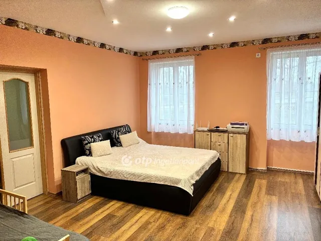 Eladó lakás Paks 80 nm