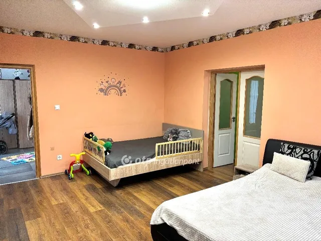 Eladó lakás Paks 80 nm