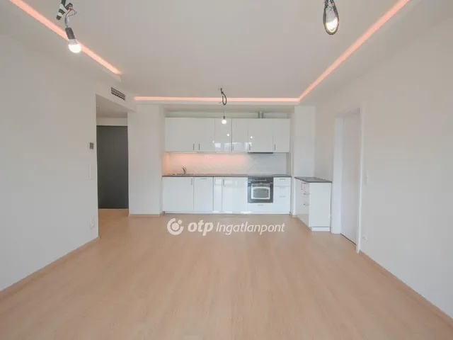 Eladó lakás Balatonkenese 61 nm