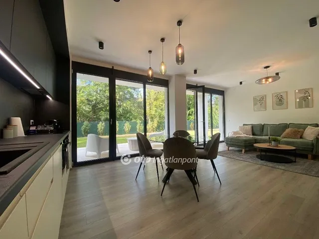 Eladó üdülő és hétvégi ház Balatonfenyves 67 nm