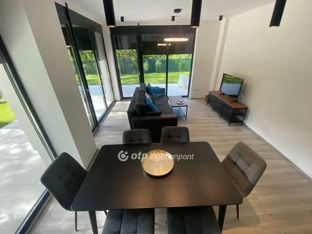 Eladó üdülő és hétvégi ház Balatonfenyves 67 nm