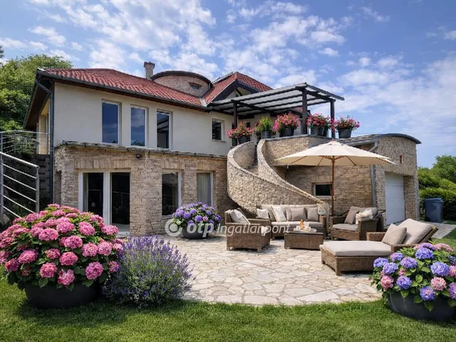 Eladó ház Pécs 363 nm