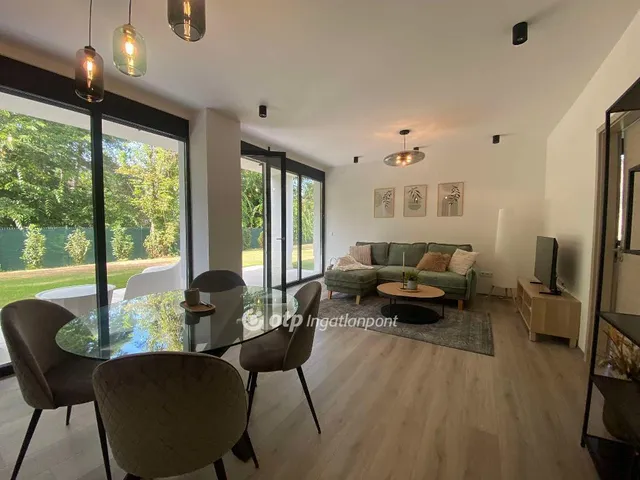 Eladó üdülő és hétvégi ház Balatonfenyves 31 nm