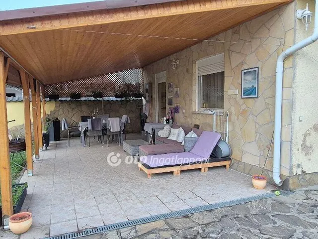 Eladó ház Kozármisleny 170 nm