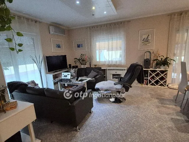 Eladó ház Kozármisleny 170 nm