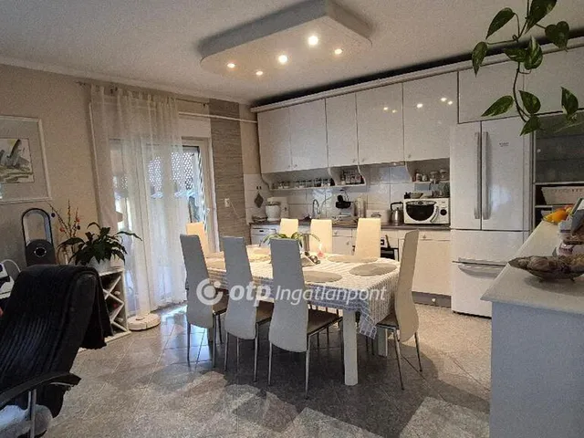 Eladó ház Kozármisleny 170 nm