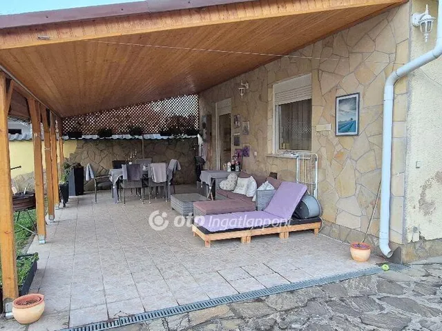 Eladó ház Kozármisleny 170 nm