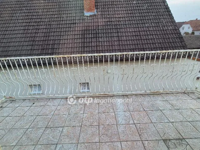 Eladó ház Kozármisleny 170 nm
