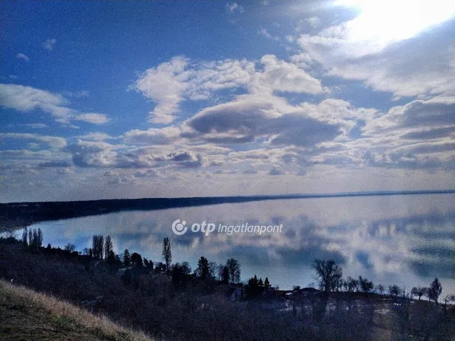 Eladó lakás Balatonakarattya 121 nm