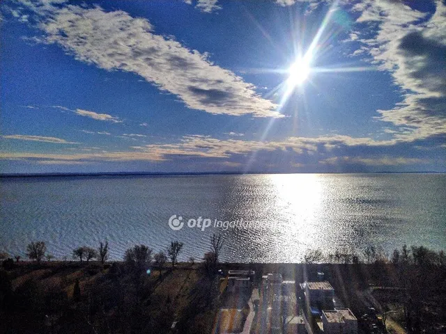 Eladó lakás Balatonakarattya 130 nm