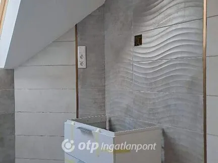 Eladó lakás Balatonakarattya 130 nm