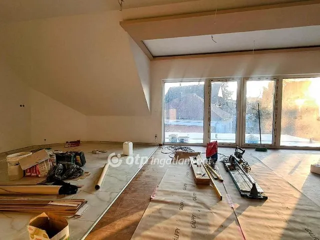 Eladó lakás Balatonakarattya 130 nm