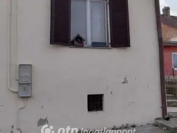 Eladó lakás Pécs 33 nm