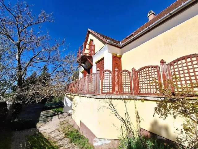 Eladó ház Balatonkenese 119 nm