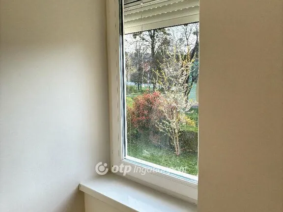 Eladó lakás Komló 64 nm