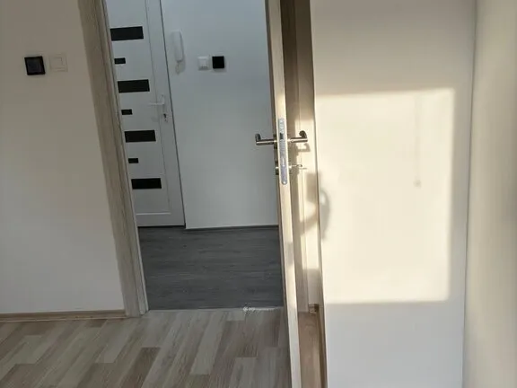 Eladó lakás Komló 64 nm