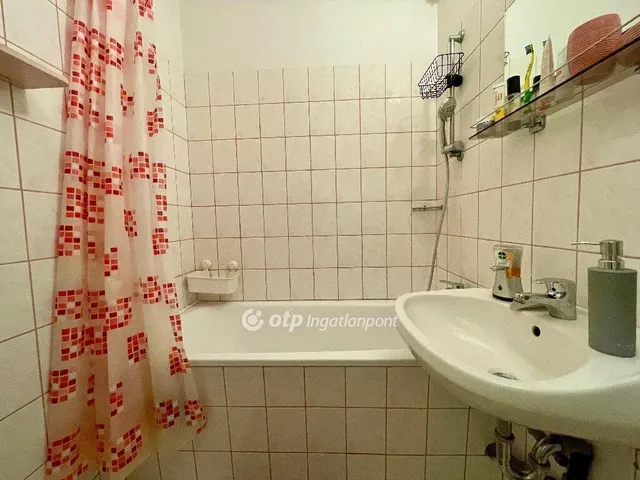 Eladó lakás Pécs 93 nm