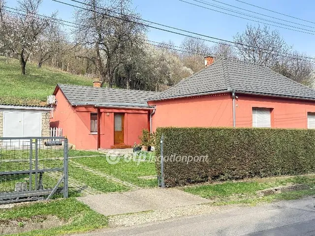 Eladó ház Pécs, Vasas 92 nm