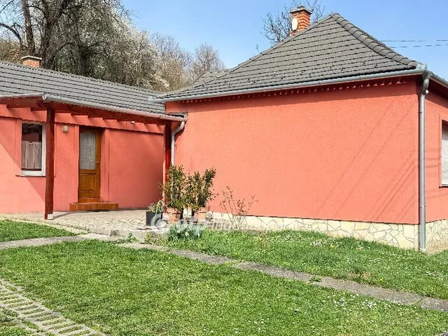 Eladó ház Pécs, Vasas 92 nm