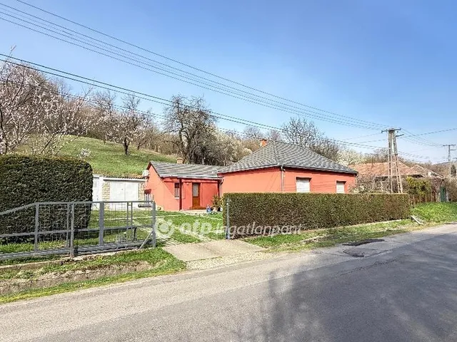 Eladó ház Pécs, Vasas 92 nm