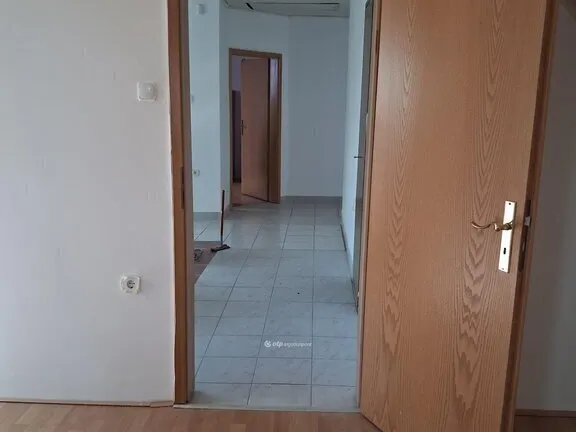 Eladó ház Egerág 260 nm