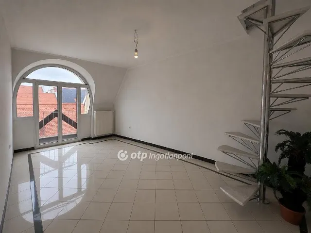 Eladó lakás Pécs 107 nm