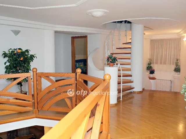 Eladó ház Balatonszárszó 384 nm