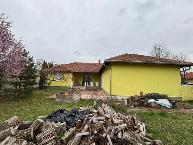 Eladó ház Mohács 215 nm