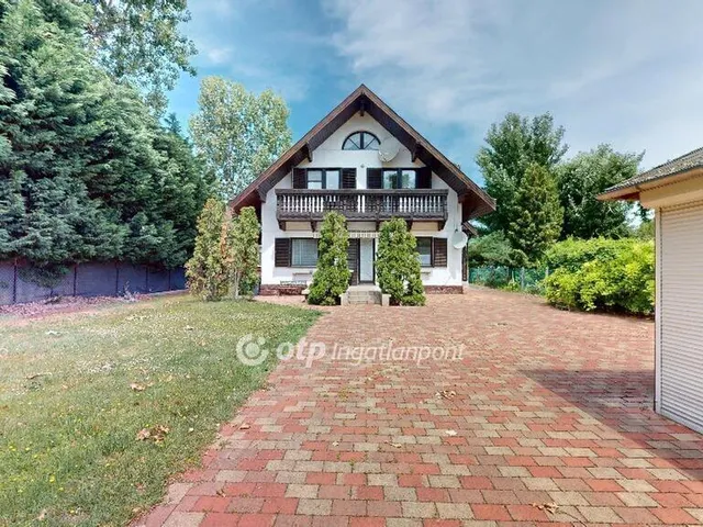 Eladó ház Balatonboglár 250 nm