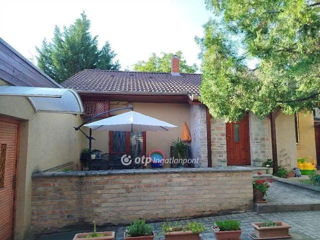 Eladó ház Pécs 235 nm