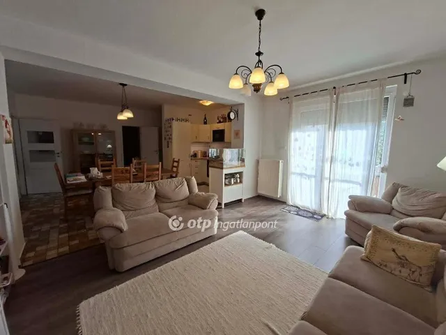 Eladó lakás Pécs 109 nm