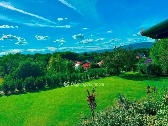 Eladó ház Keszü 220 nm