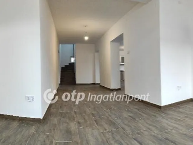 Eladó ház Aranyosgadány 198 nm