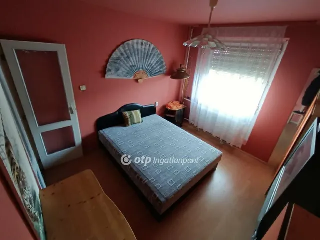 Eladó lakás Komló 48 nm