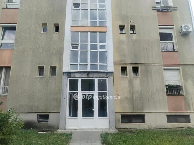Eladó lakás Komló 60 nm