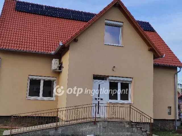 Eladó ház Aranyosgadány 198 nm