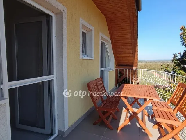 Eladó nyaraló Balatonboglár 114 nm
