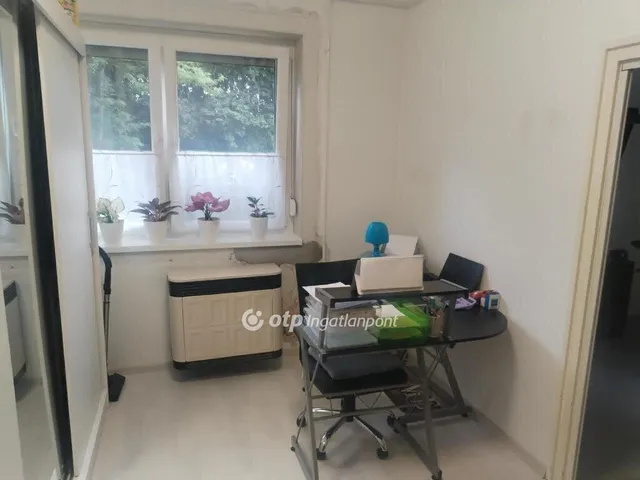 Eladó lakás Komló 60 nm