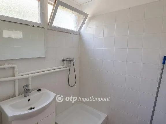 Eladó telek Balatonakarattya 504 nm