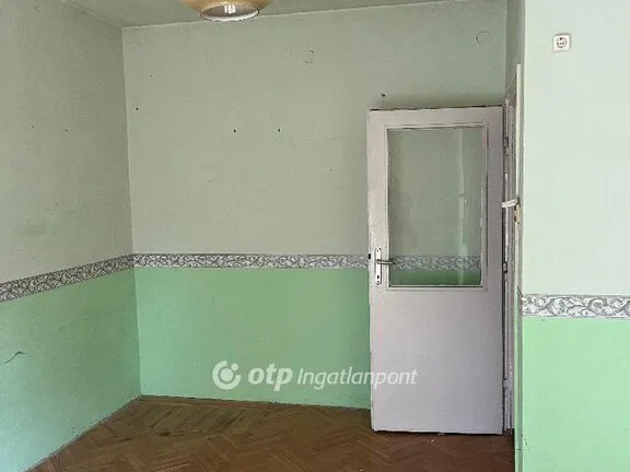 Eladó lakás Komló 54 nm