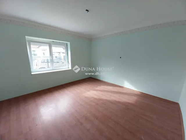 Eladó ház Nyúl 89 nm