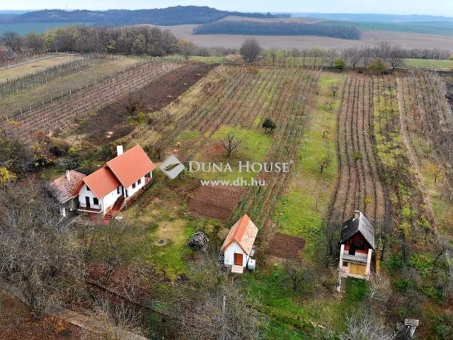 Eladó mezőgazdasági ingatlan Környe 206 nm