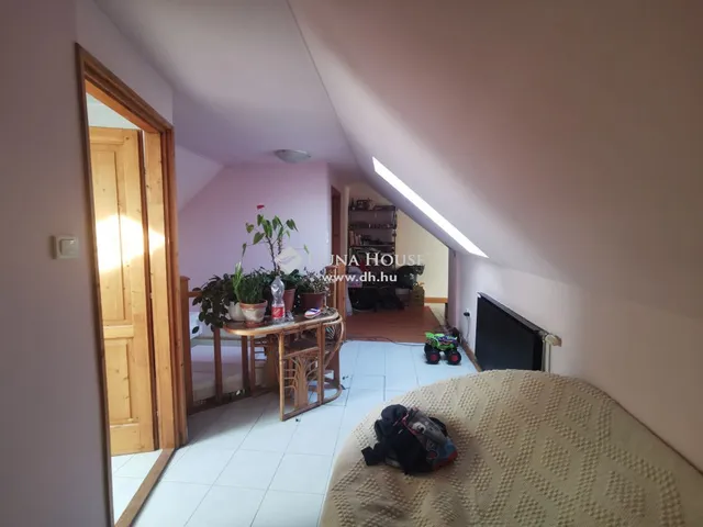 Eladó ház Dunaszentmiklós 193 nm