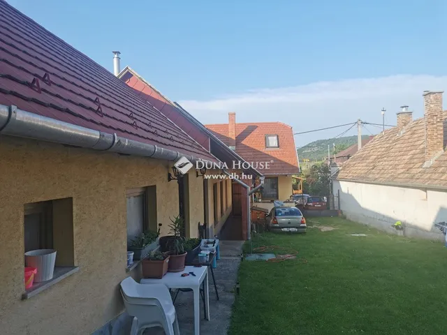 Eladó ház Dunaszentmiklós 193 nm