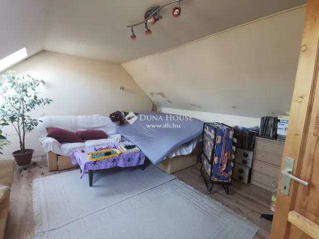 Eladó ház Dunaszentmiklós 193 nm