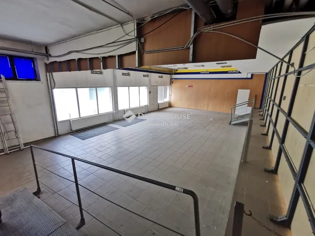 Kiadó kereskedelmi és ipari ingatlan Tatabánya 950 nm